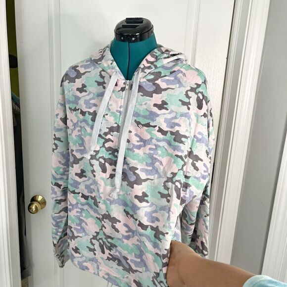 Fabletics Hallie Camo 1/2 Zip Boxy Relaxed Oversized Hoodie Pocket Sweatshirt - Picture 6 of 10